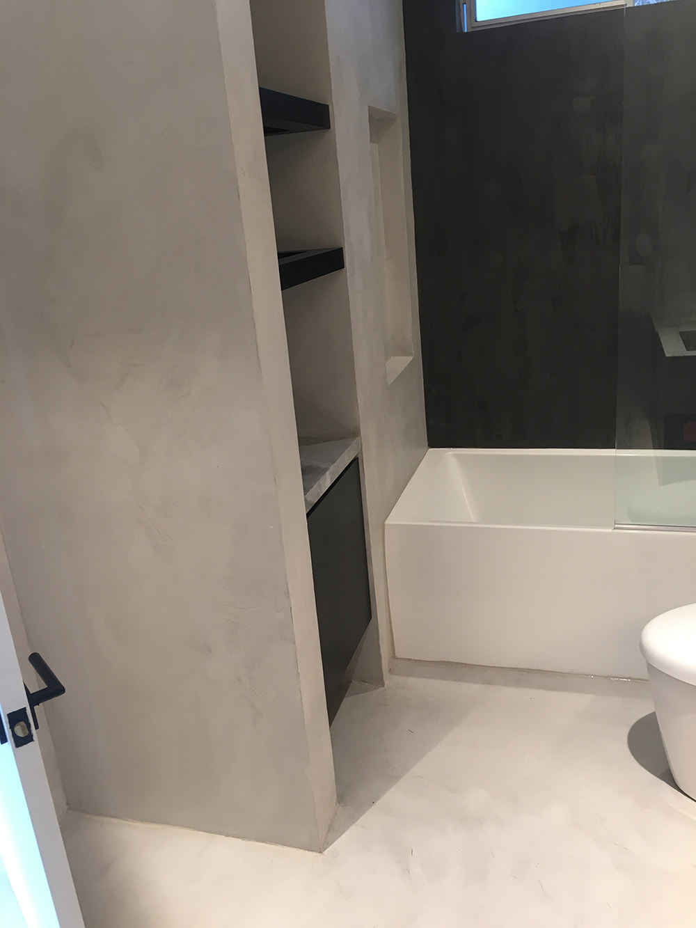 Microtopping for Bathroooms - Los Angeles Microcement
