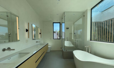 Fancy bathroom in white microcement